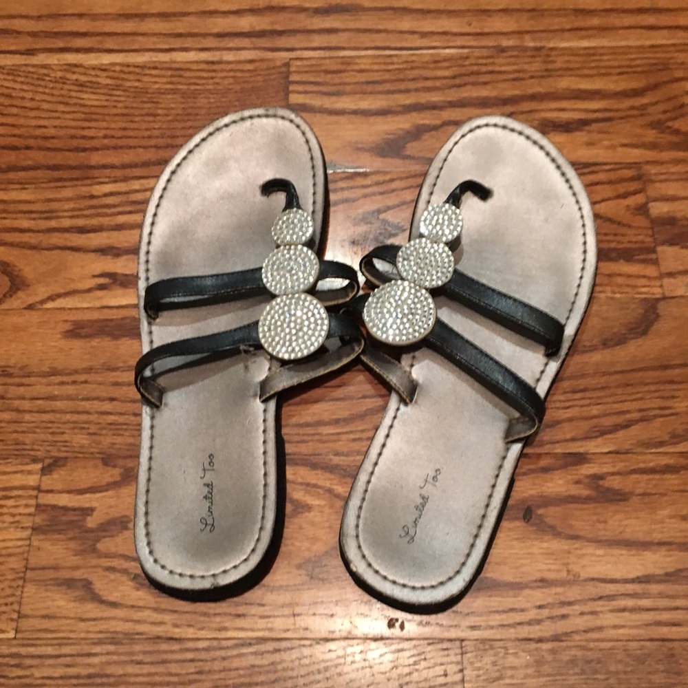 LIMITED TOO (2) Pairs of Flip Flops Size 7